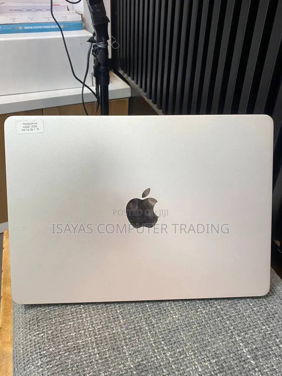 New Laptop Apple MacBook Air 2022 M2 16GB Apple M2 SSD 1T