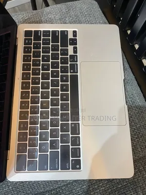 New Laptop Apple MacBook Air 2022 M2 16GB Apple M2 SSD 1T
