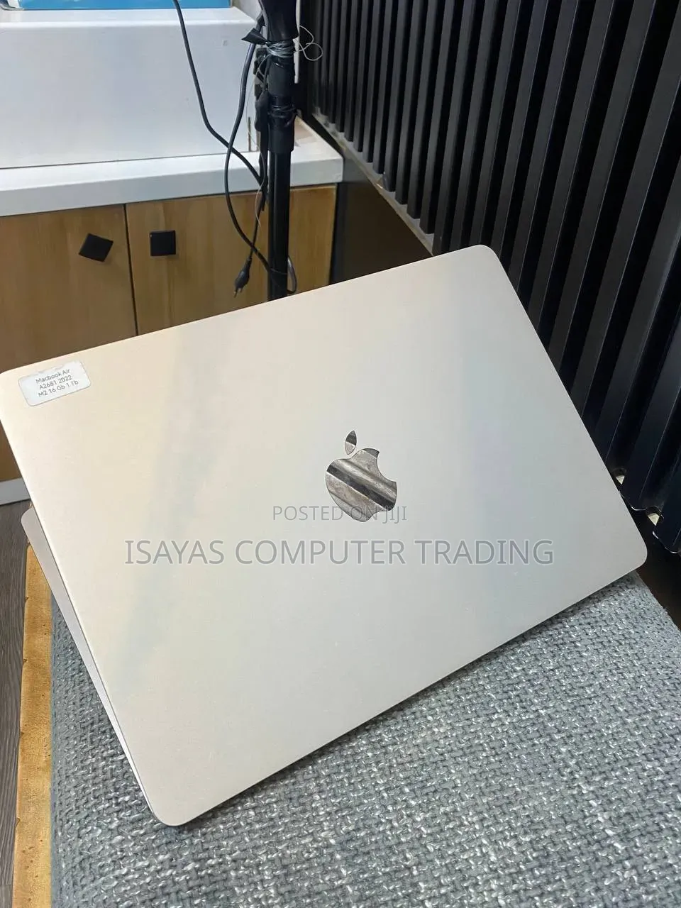 New Laptop Apple MacBook Air 2022 M2 16GB Apple M2 SSD 1T