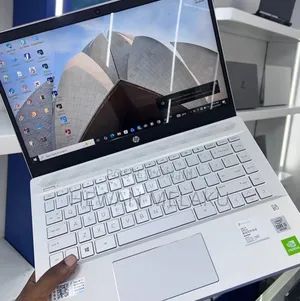 New Laptop HP Pavilion 14 8GB Intel Core i5 SSD 512GB