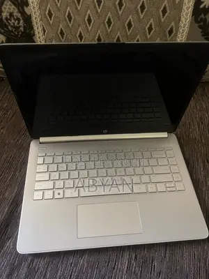 Laptop HP 14S 8GB AMD Ryzen 3 SSD 128GB