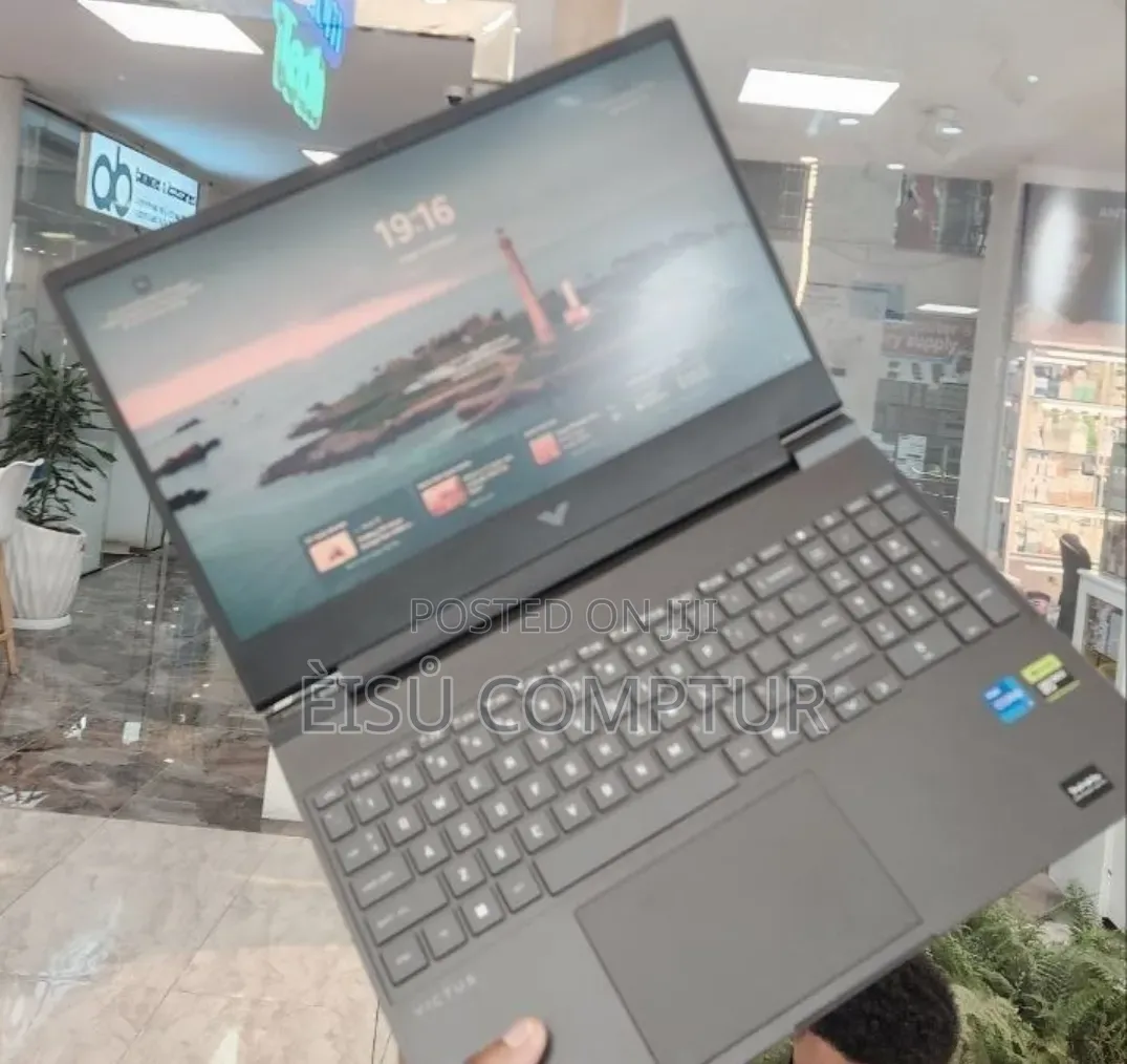 New Laptop HP Victus 15 16GB Intel Core i7 SSD 1T