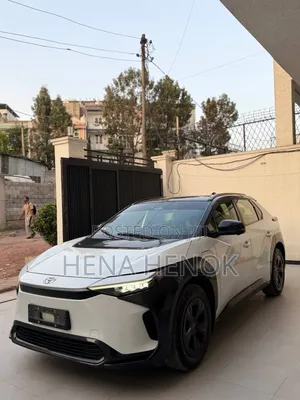 Toyota bZ4X 2023 White