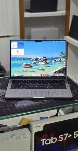 New Laptop Apple MacBook Pro 2021 M1 32GB AMD Ryzen 7 eMMC 512GB