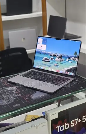 New Laptop Apple MacBook Pro 2021 M1 32GB AMD Ryzen 7 eMMC 512GB