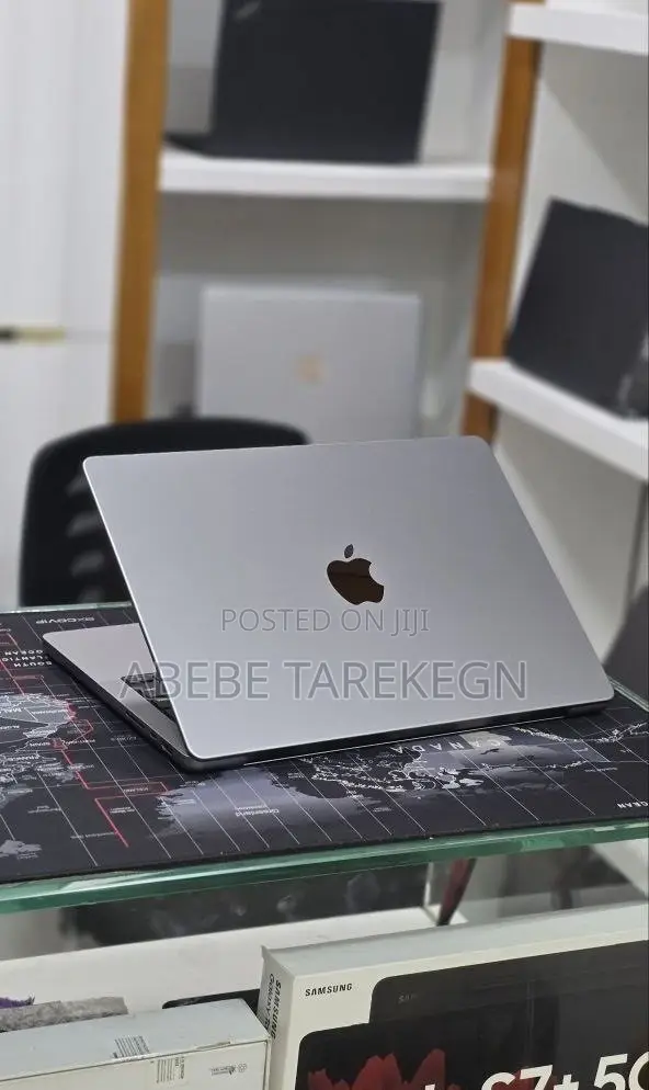 New Laptop Apple MacBook Pro 2021 M1 32GB AMD Ryzen 7 eMMC 512GB