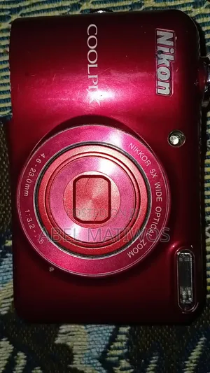 Nikon Colipix L28 Mini Camera Red Color