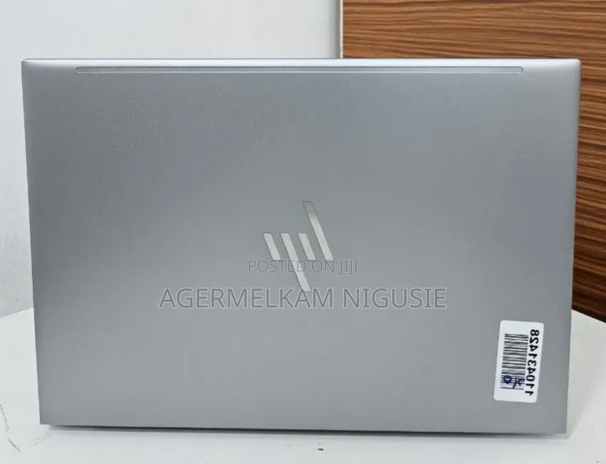New Laptop HP ZBook Firefly 16 G10 16GB Intel Core i7 SSD 512GB