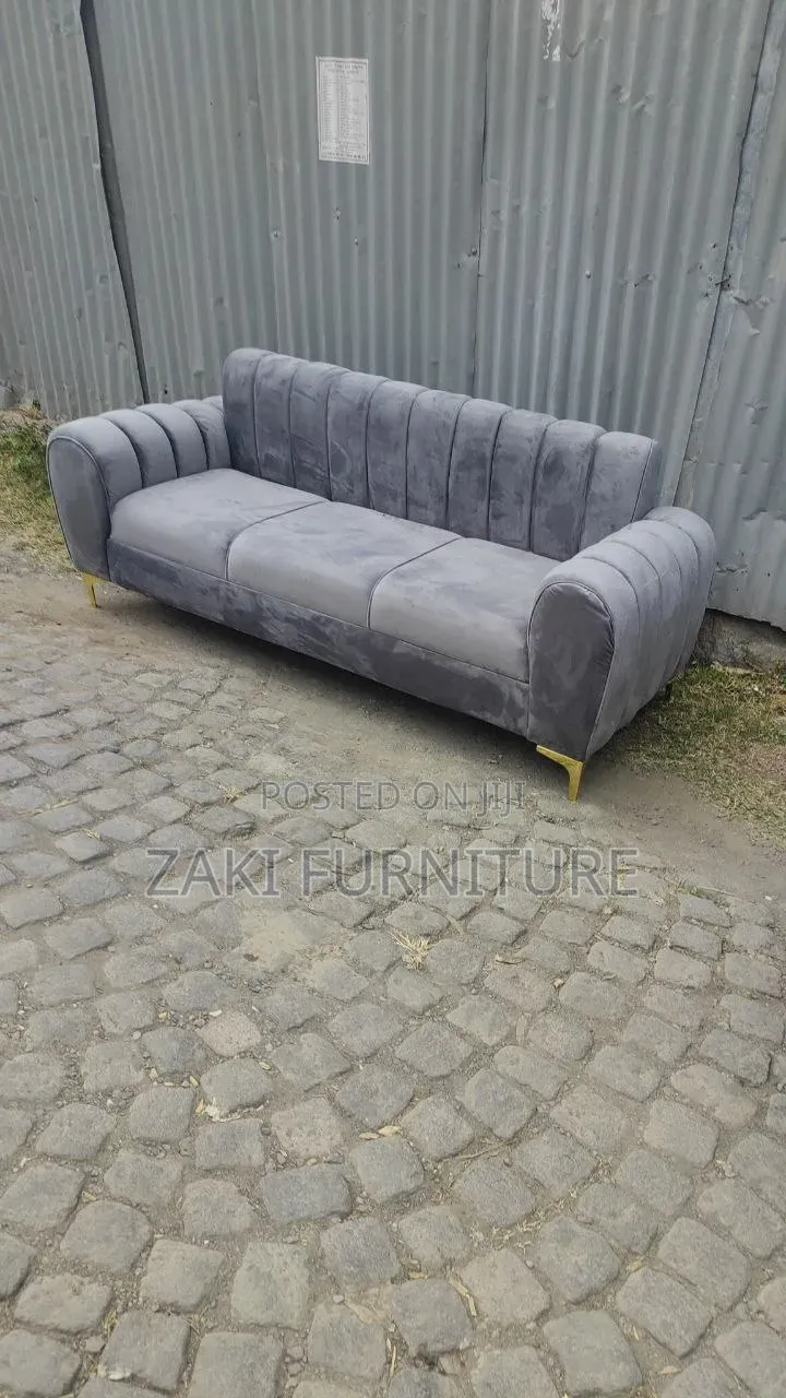 Beautiful 5-Seater Sofa Set