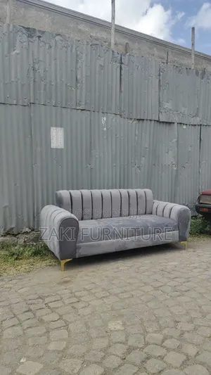 Beautiful 5-Seater Sofa Set