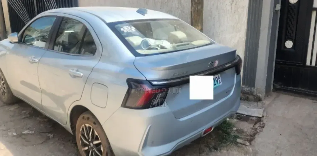 Suzuki Dzire 2025 Silver