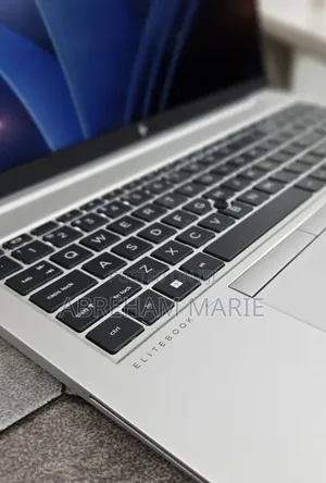 New Laptop HP ZBook Firefly 15 G7 16GB Intel Core i7 SSD 512GB