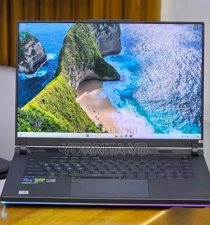 New Laptop Asus ROG Strix G16 16GB Intel Core i7 SSD 1T