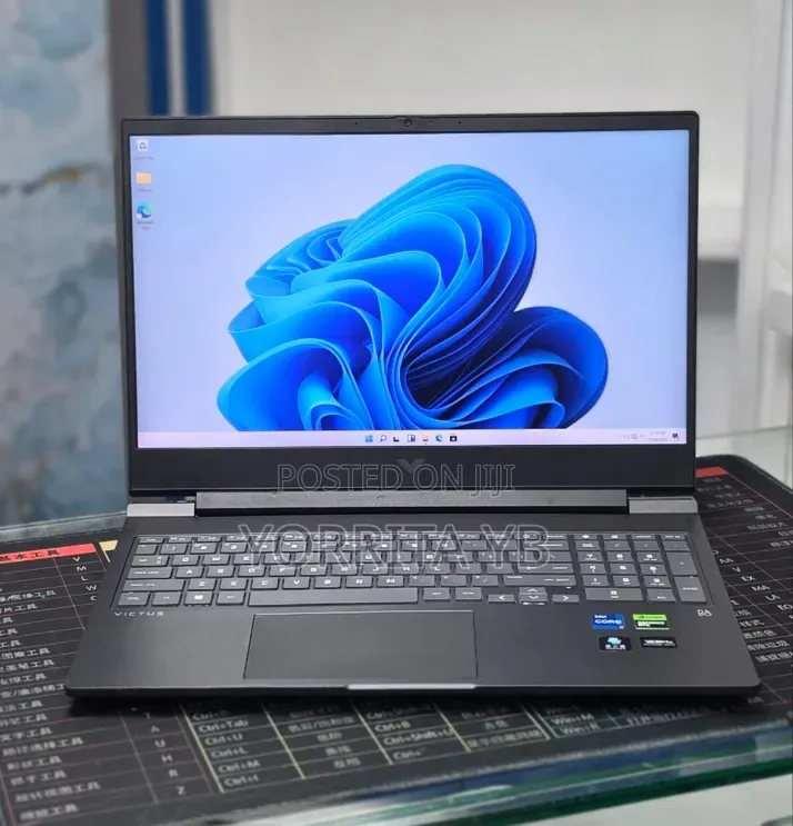 New Laptop Asus ROG Strix G16 16GB Intel Core i7 SSD 1T