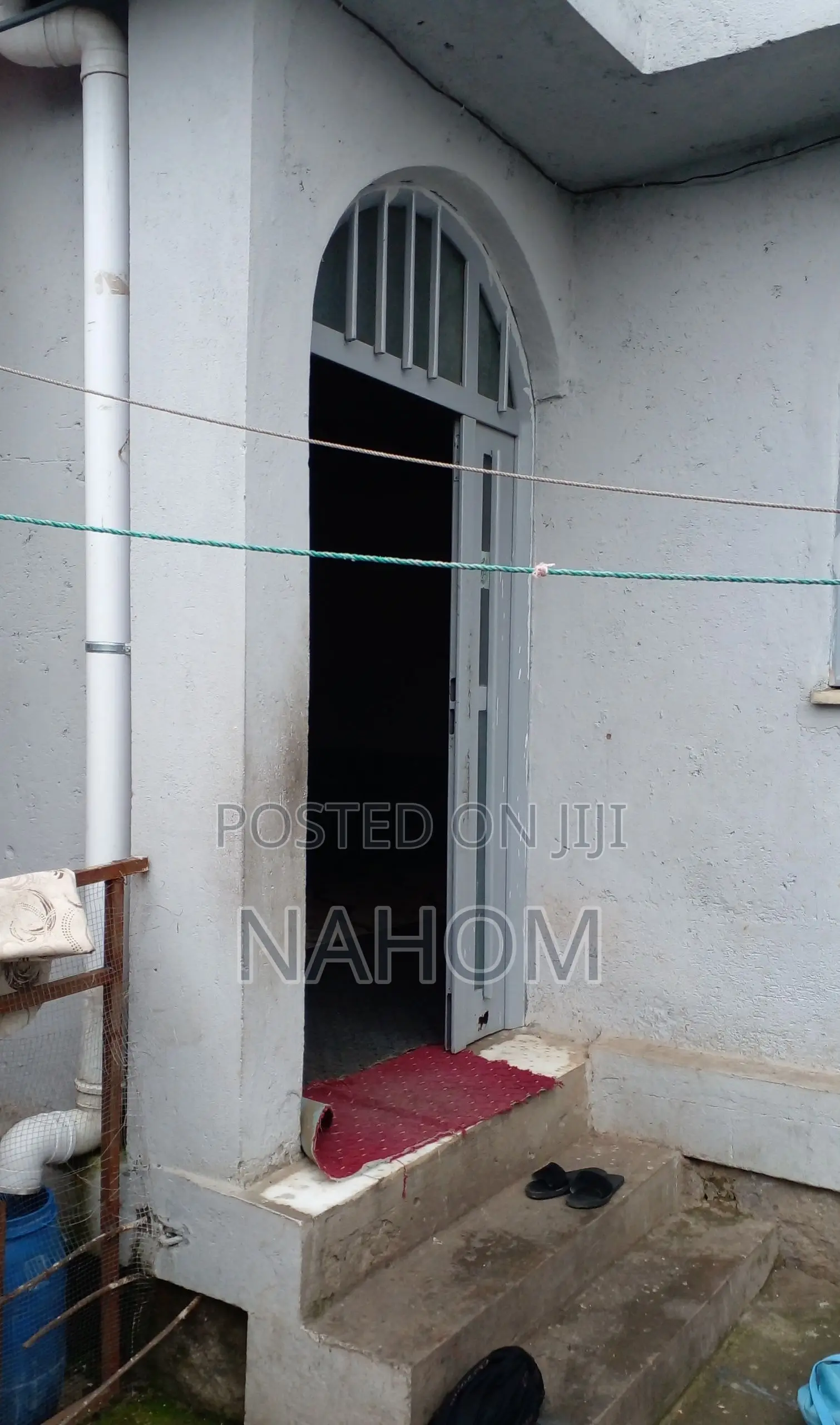 3 Bedroom Two Bathroom/ Kolfe Keranio
