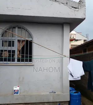3 Bedroom Two Bathroom/ Kolfe Keranio