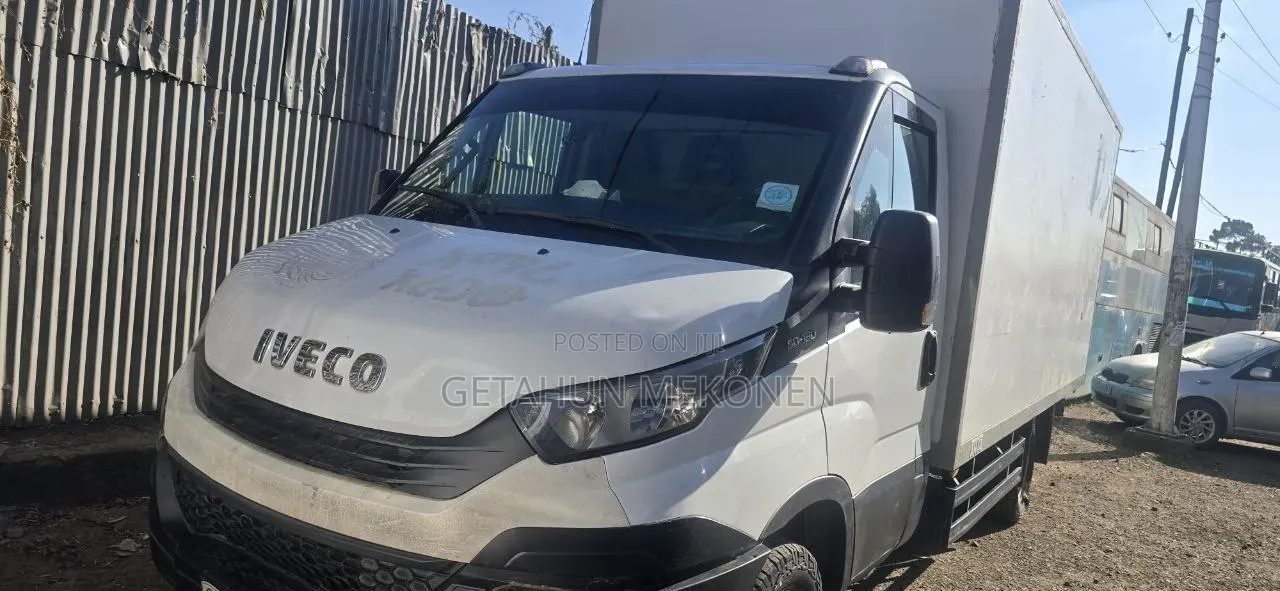 Iveco Massif 2011 White