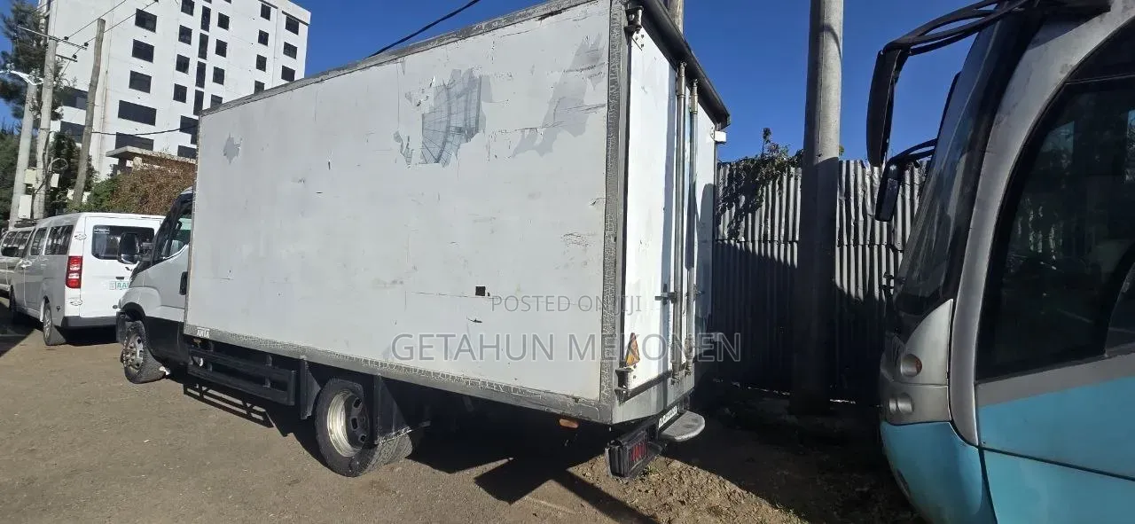 Iveco Massif 2011 White