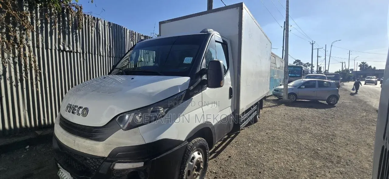 Iveco Massif 2011 White