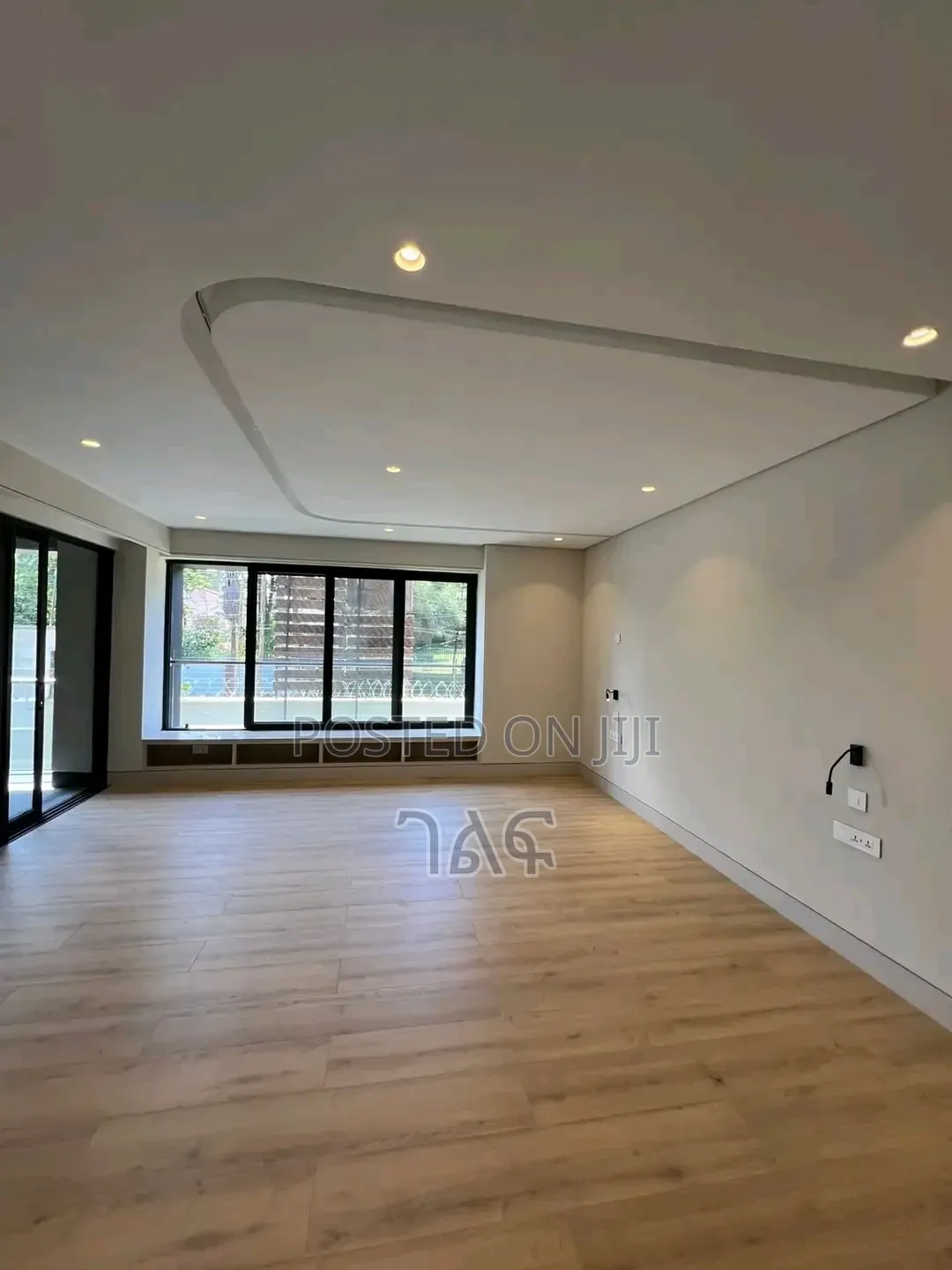 Furnished 8bdrm House in የሚሸጥ 280 ካሬ G+3 ቤት, Bole for sale