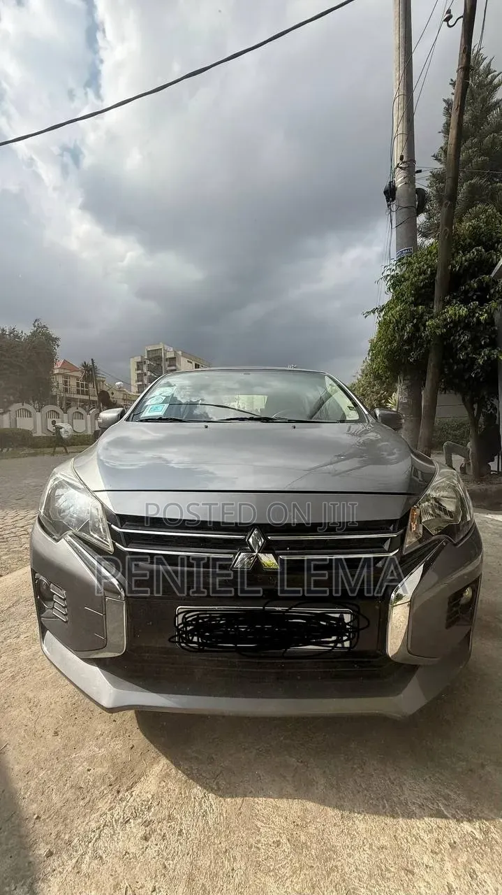 Mitsubishi Attrage 2022 Gray