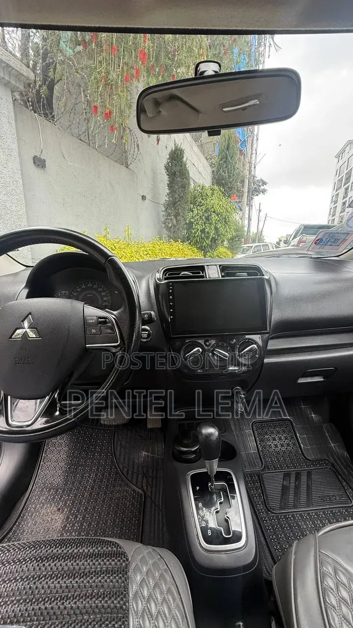 Mitsubishi Attrage 2022 Gray