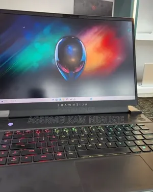 New Laptop Alienware M16 r1 16GB AMD Ryzen 9 SSD 512GB