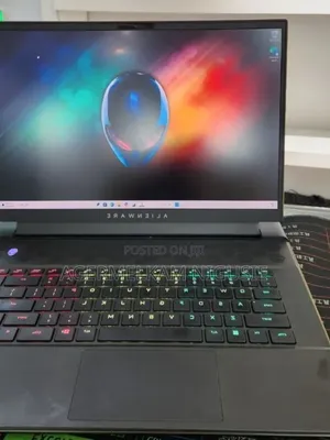 New Laptop Alienware M16 r1 16GB AMD Ryzen 9 SSD 512GB