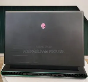 New Laptop Alienware M16 r1 16GB AMD Ryzen 9 SSD 512GB
