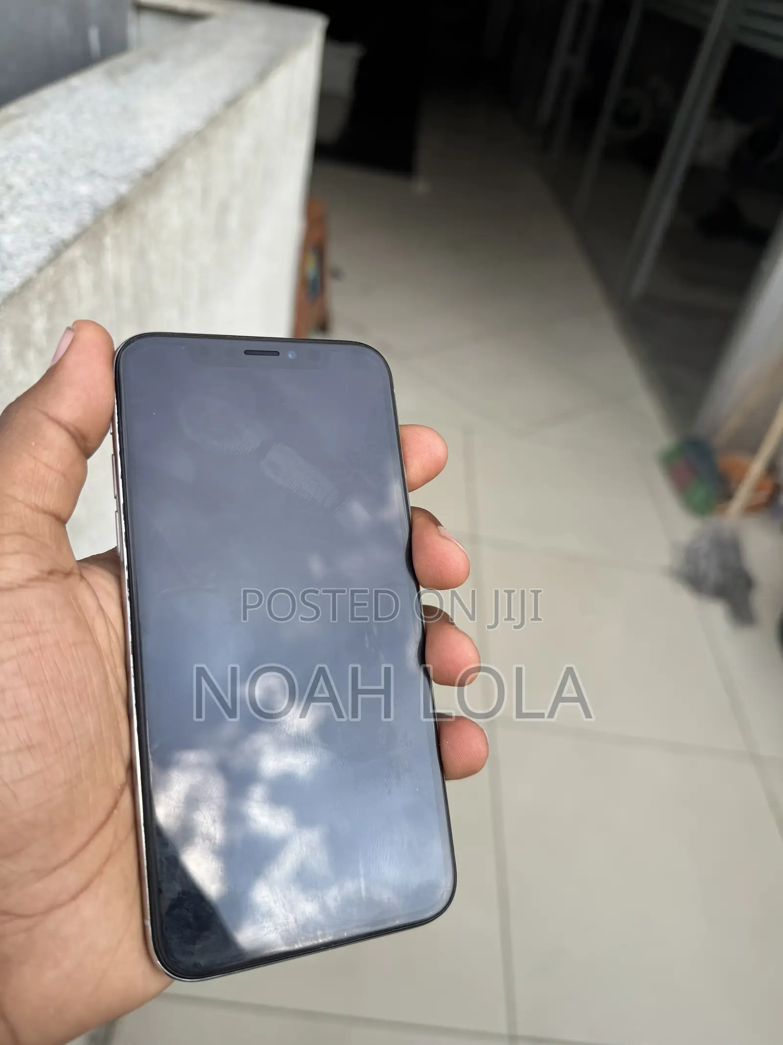 Apple iPhone X 64 GB White
