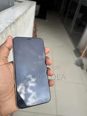 Apple iPhone X 64 GB White