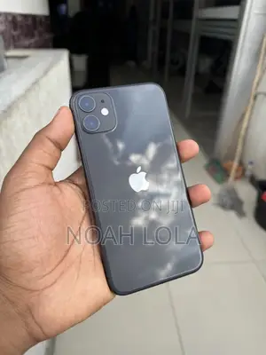 New Apple iPhone 11 128 GB Black