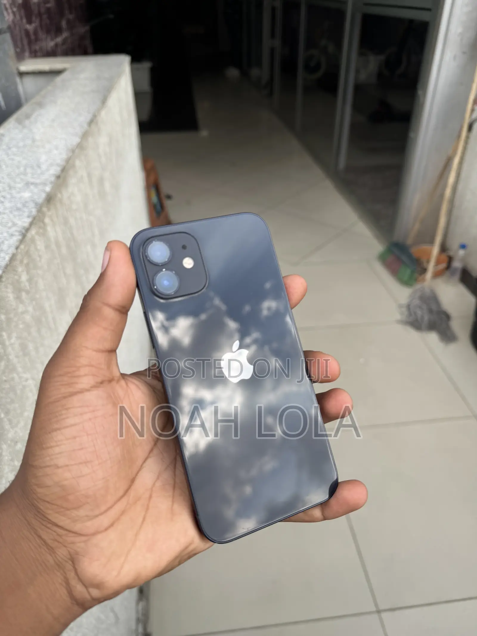New Apple iPhone 12 64 GB Black