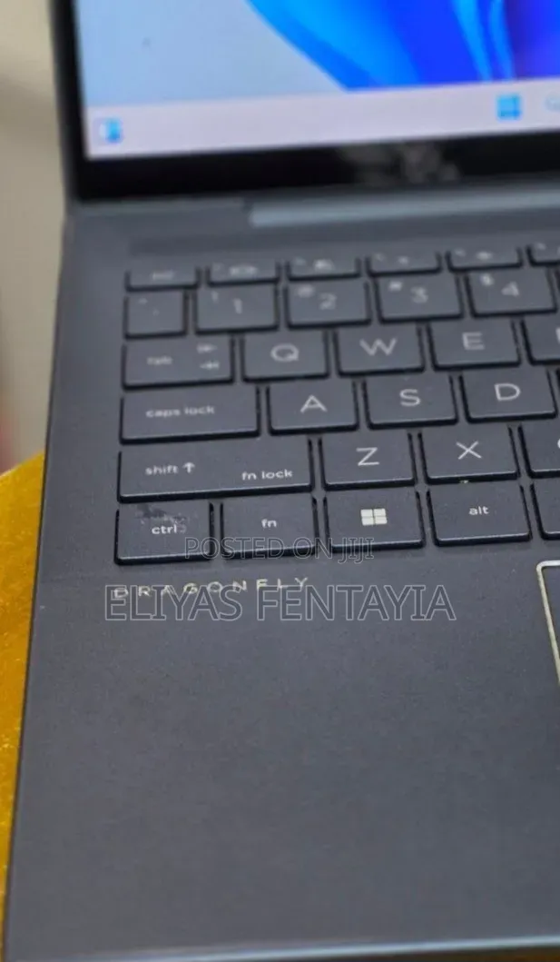 New Laptop HP Dragonfly G3 16GB Intel Core i7 SSD 512GB