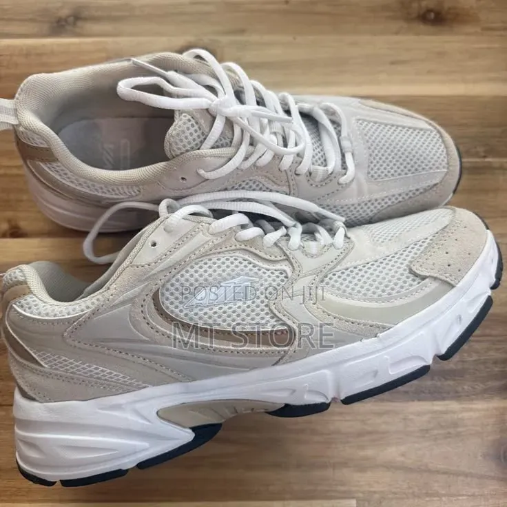 AVIA Sneakers