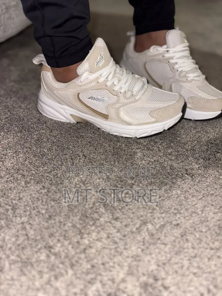 AVIA Sneakers