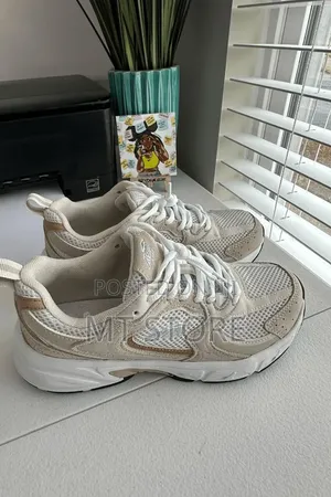 AVIA Sneakers