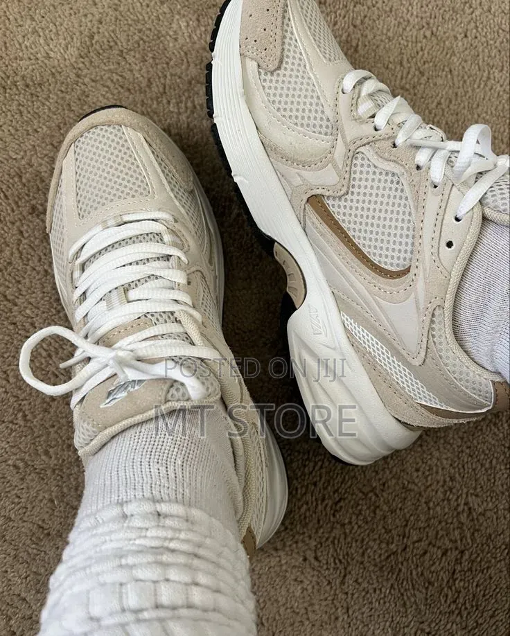 AVIA Sneakers