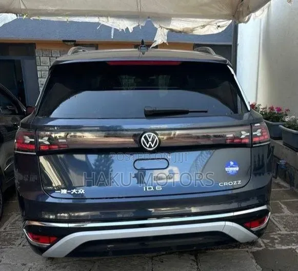 Volkswagen ID.6 2025 Blue
