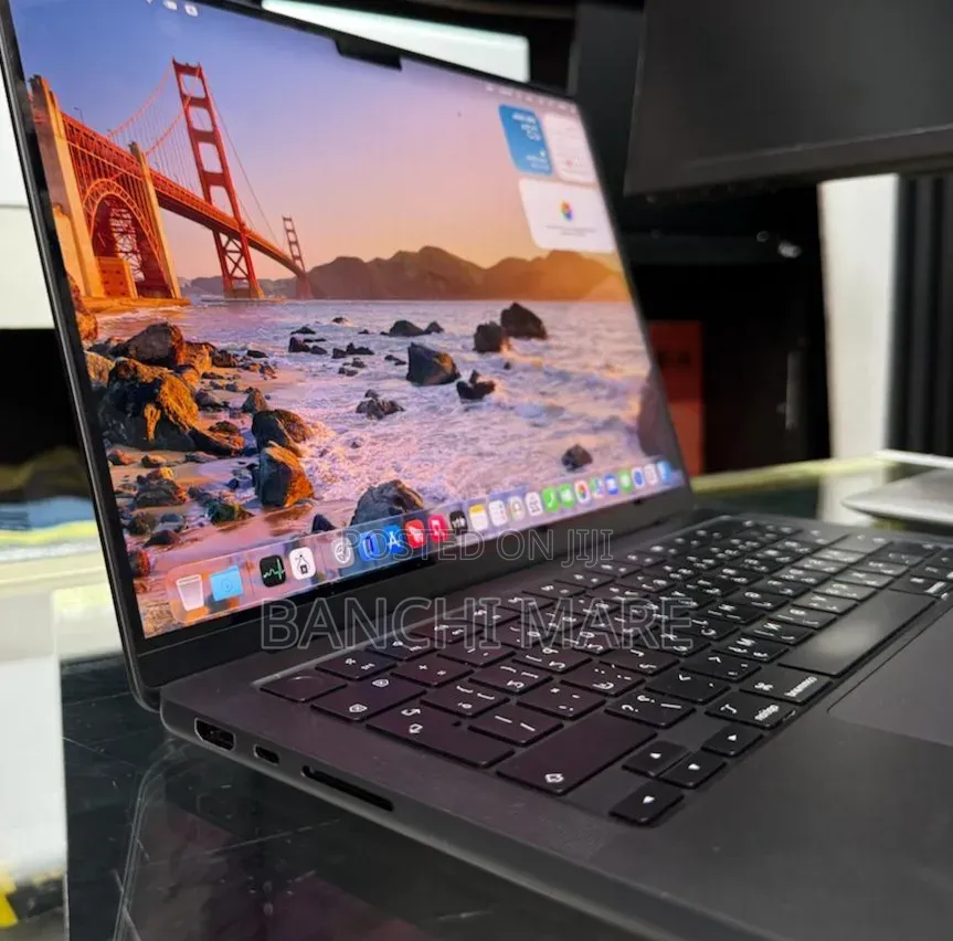 New Laptop Apple MacBook Pro 2025 M5 16GB Apple M5 SSD 512GB