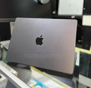 New Laptop Apple MacBook Pro 2025 M5 16GB Apple M5 Pro SSD 512GB