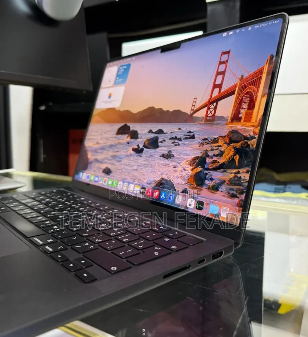 New Laptop Apple MacBook Pro 2025 M5 16GB Apple M5 Pro SSD 512GB