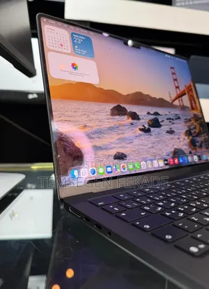 New Laptop Apple MacBook Pro 2025 M5 16GB Apple M5 Pro SSD 512GB