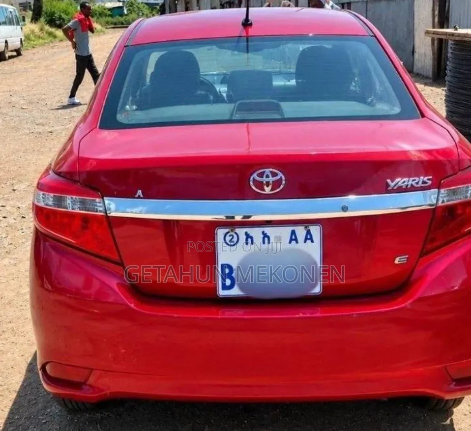 Toyota Yaris 2015 Burgundy
