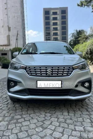 Suzuki Ertiga 2021 Silver