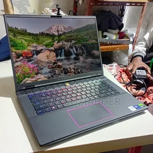 New Laptop Alienware M16 R2 16GB Intel Core Ultra 9 SSD 1T