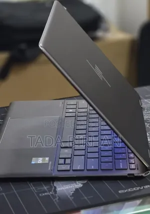 New Laptop HP Spectra 13 16GB Intel Core i7 SSD 512GB