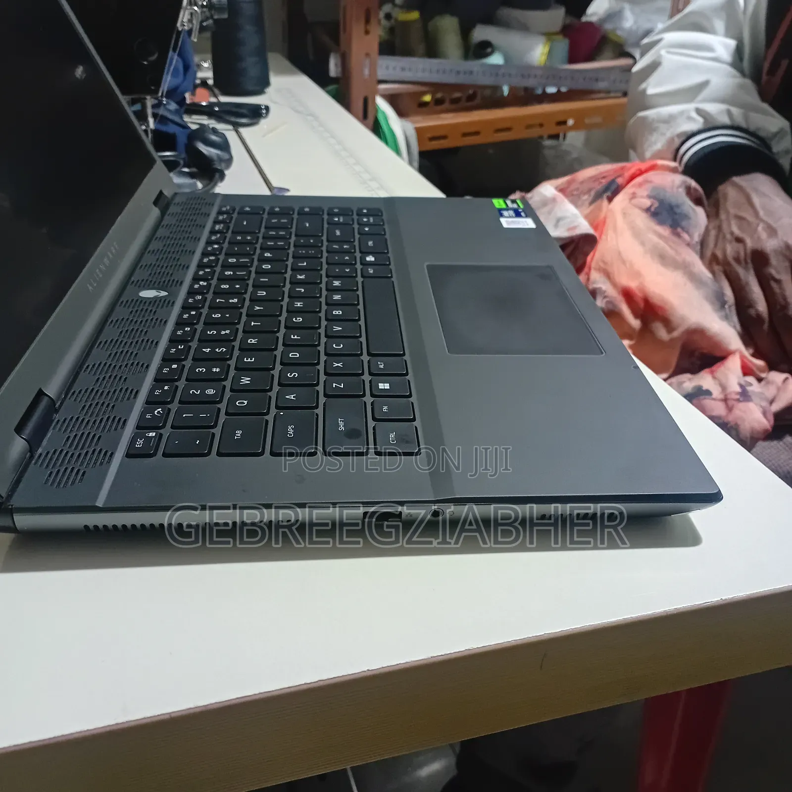 New Laptop Alienware M16 R2 16GB Intel Core Ultra 9 SSD 1T