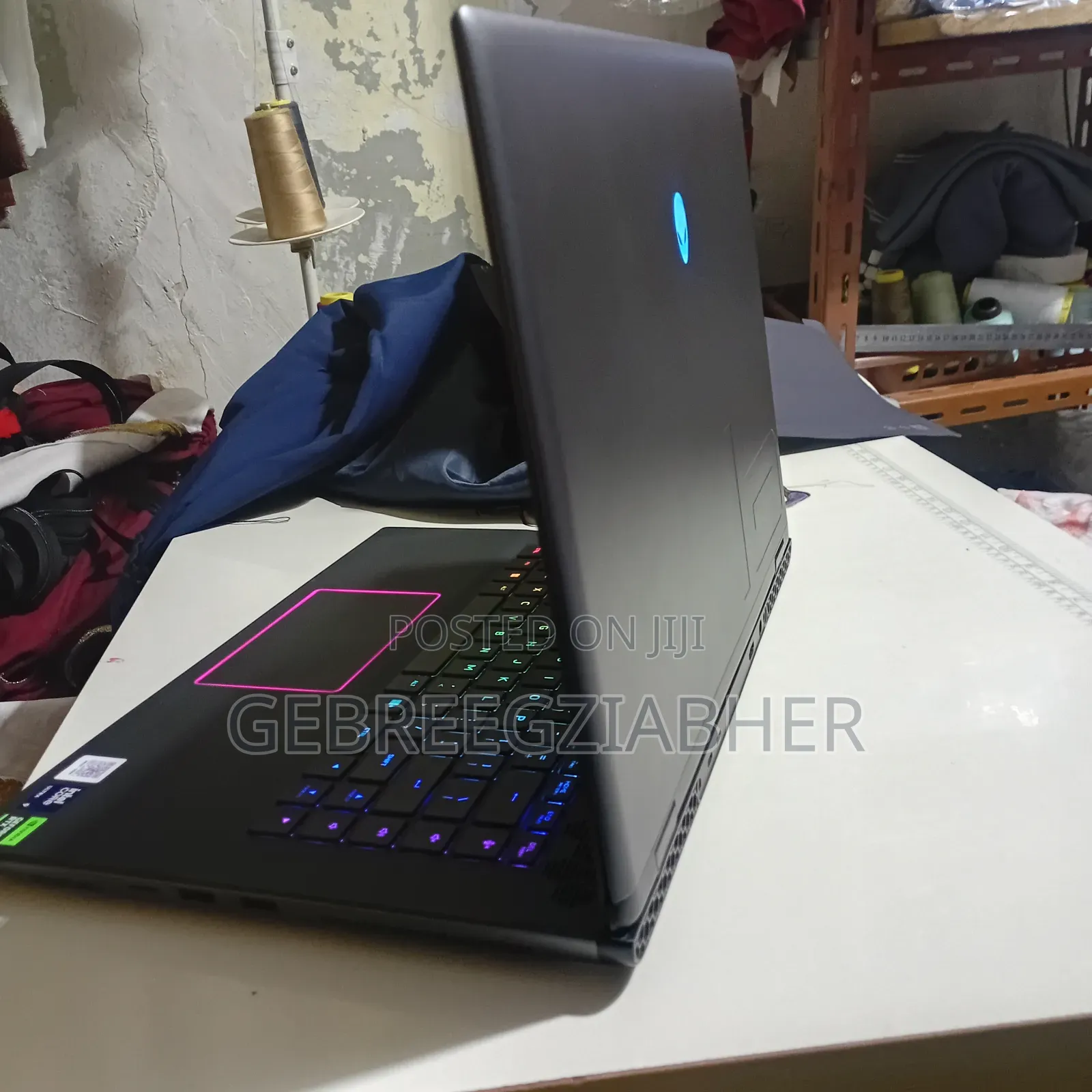 New Laptop Alienware M16 R2 16GB Intel Core Ultra 9 SSD 1T