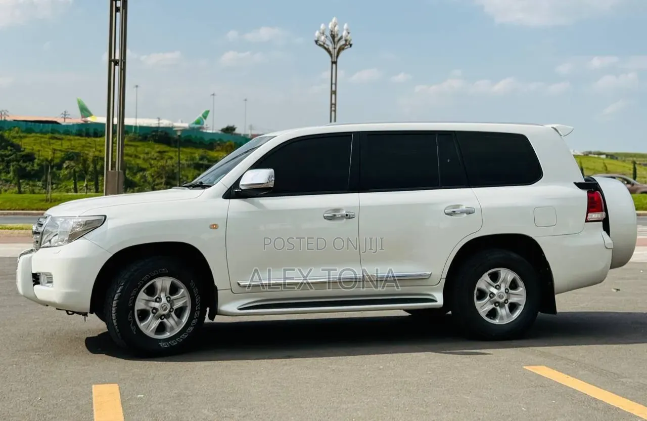 Toyota Land Cruiser Prado 2009 White
